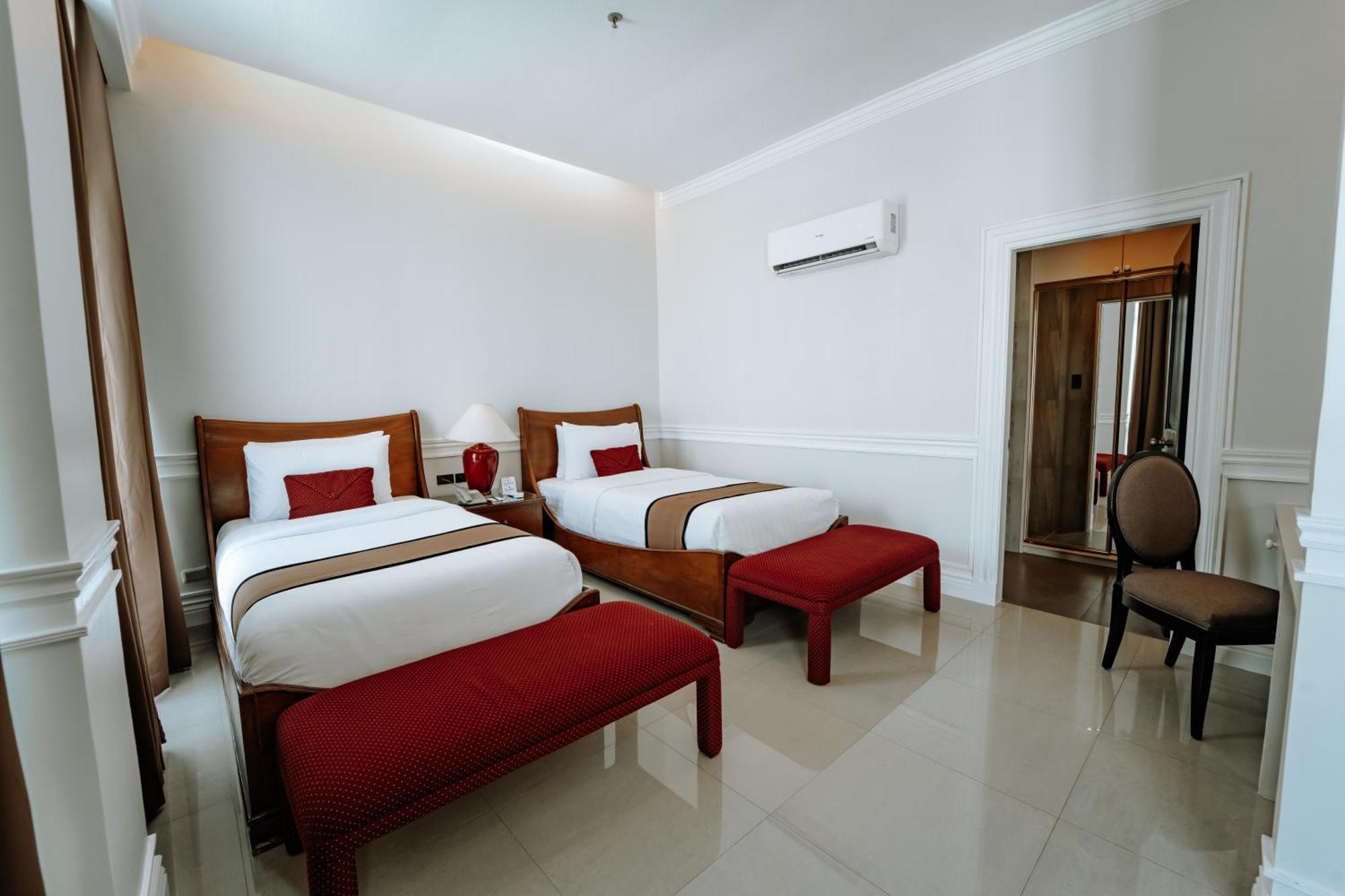 Metrocentre Hotel Tagbilaran City Exterior photo